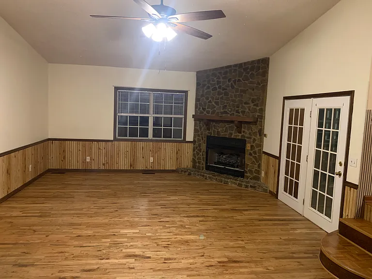 227 Berry Ridge Rd — Photo 2