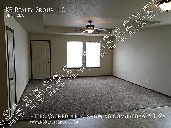 3rd image of 112 SE Rock Garden Ln