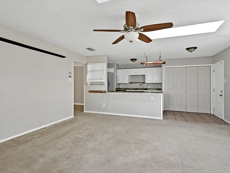 6104 Kelly Elliott Rd — Photo 4