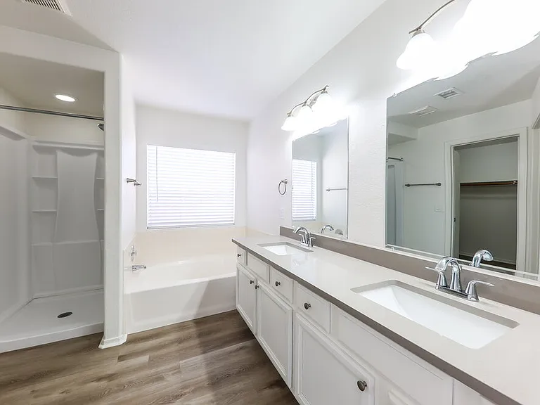 2310 E Morrow Dr — Photo 12