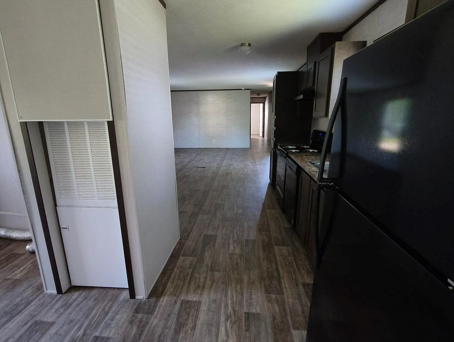 3 bed, 1280 sqft, $899 — Photo 3