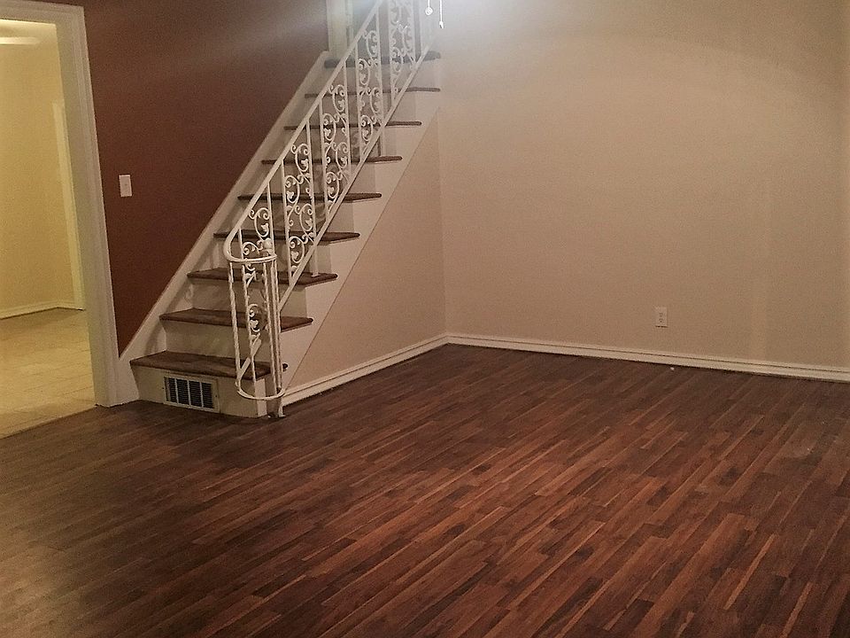 2nd image of 2423 NW 33rd St