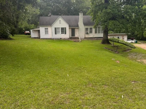 2242 Hillcrest Dr, Meridian, MS 39301