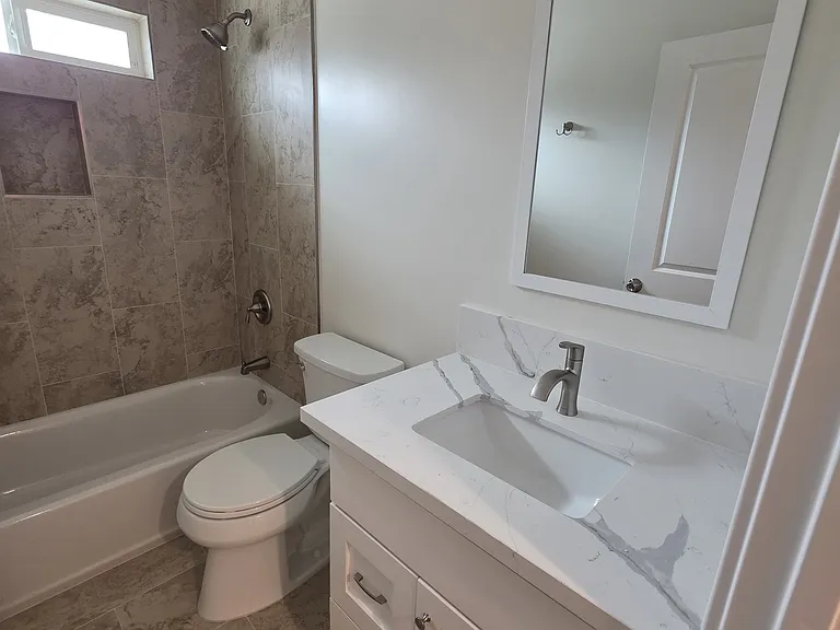 615 N Fries Ave #1/2 — Photo 16