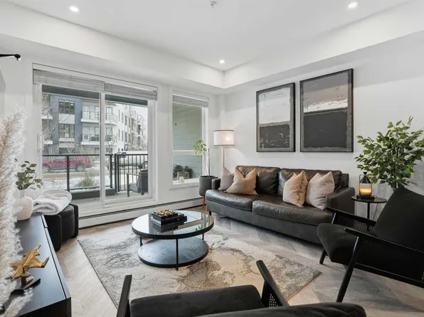 4275 SW Norford Ave NW #104, Calgary, AB T3B 6H3