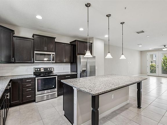 5th image of 588 Piazza Point