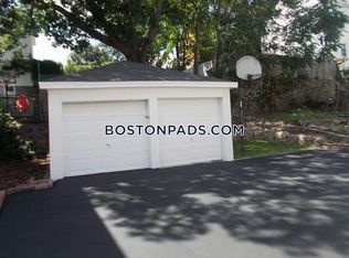 47 Webster St, Lynn, MA 01902