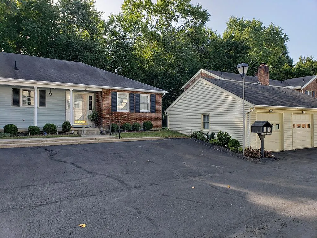 263 Independence Dr photo 1