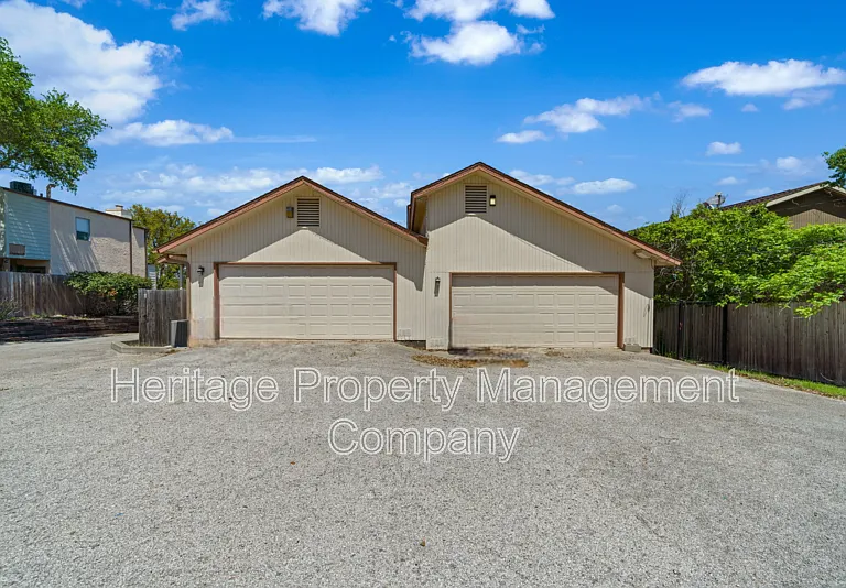1932 Broken Oak St — Photo 17