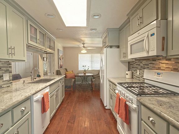5th image of 6337 Meadowvista Dr
