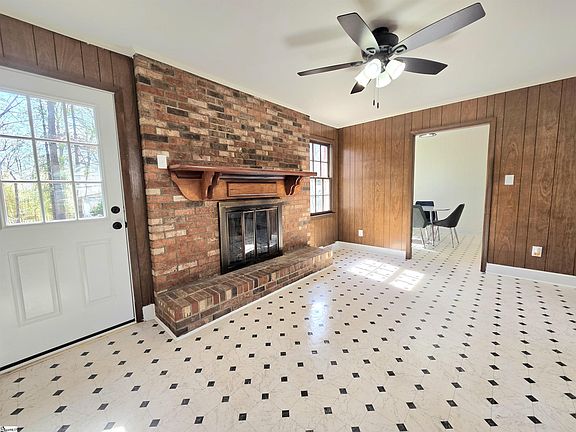 5th image of 102 Ikes Rd