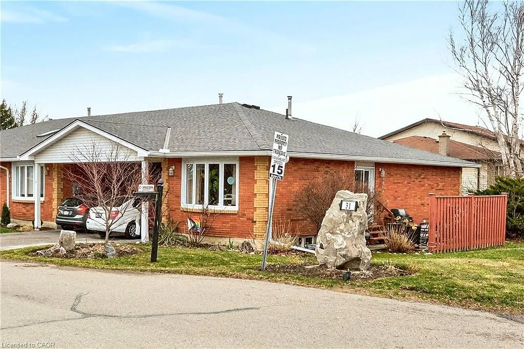 31 Kinross St #1 photo 1