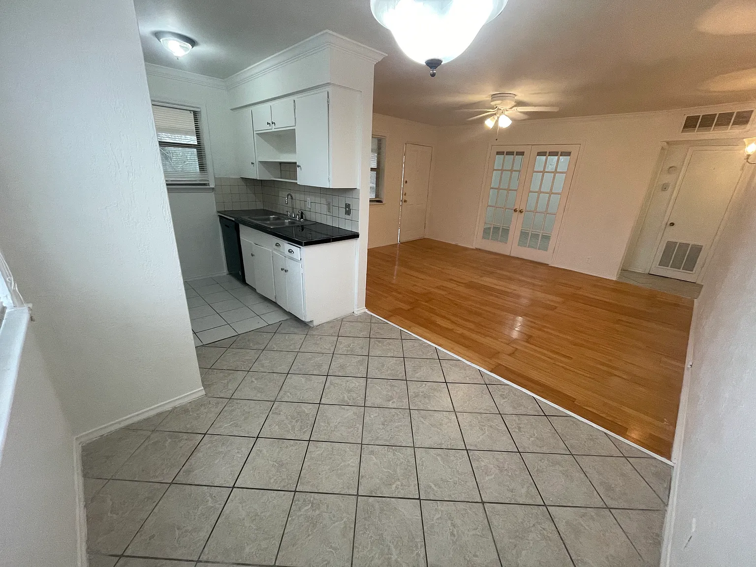 5827 Reiger Ave — Photo 2