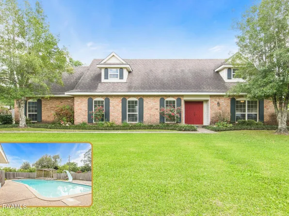 104 Honeysuckle Ln, Lafayette, LA 70508