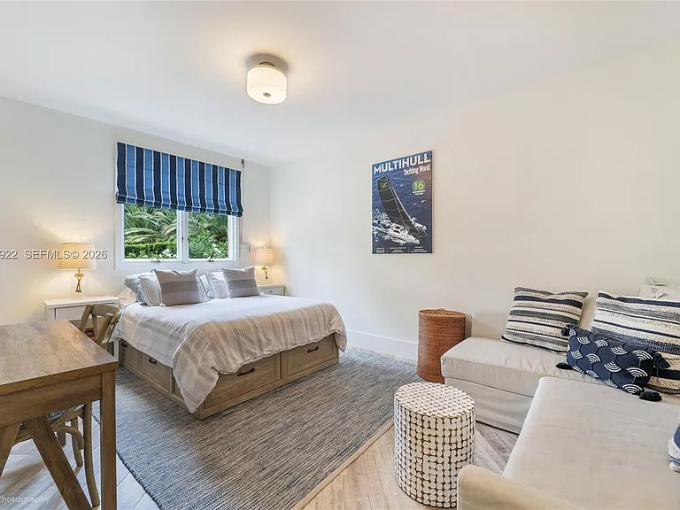 2449 S Bayshore Dr — Photo 17
