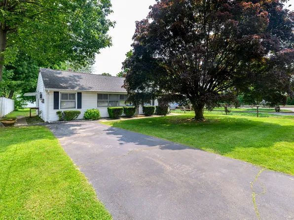 39 Hearthstone Court, Stamford, CT 06902