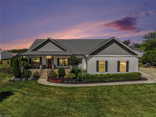 8868 Belews Ridge Rd, Stokesdale, NC 27357