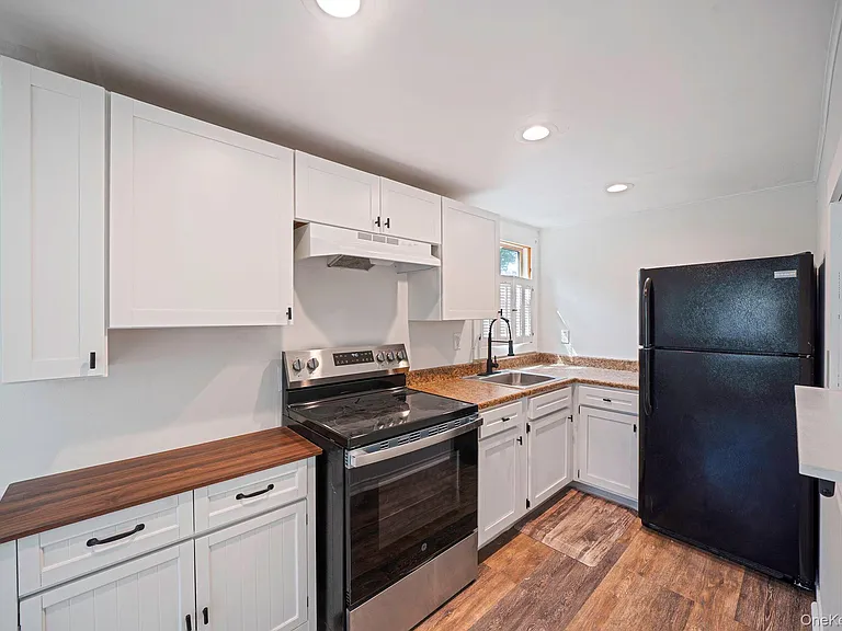 32 Dewey St — Photo 7