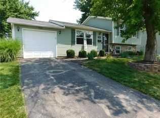 223 Southerly Hills Dr, Englewood, OH