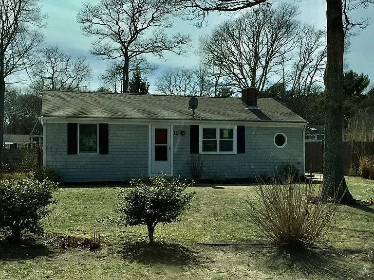 11 Lake Rd E — Photo 9