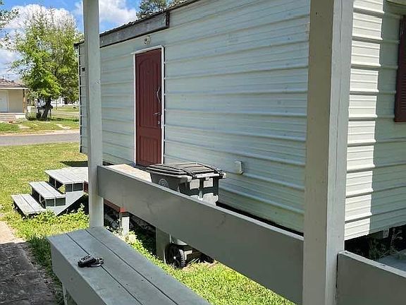 3rd image of 3696 Dalton St