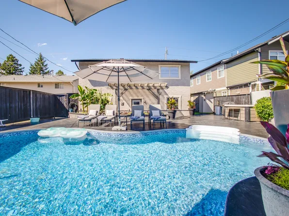 819 Cadder Ave, Kelowna, BC V1Y 5N7