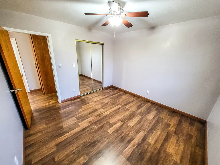 25 W Maverick Ln — Photo 13