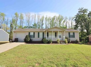 2011 Harmon Dr, Benton, AR 72015