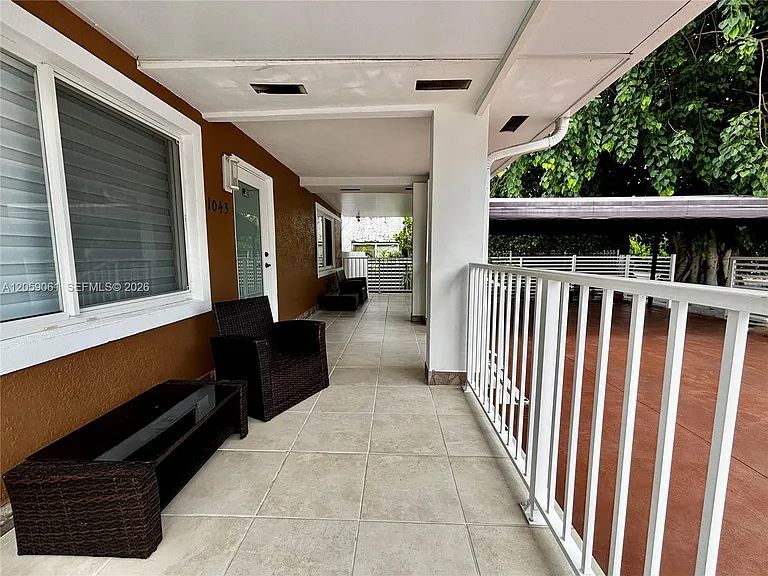 1043 NW 33rd St #FRONT — Photo 7