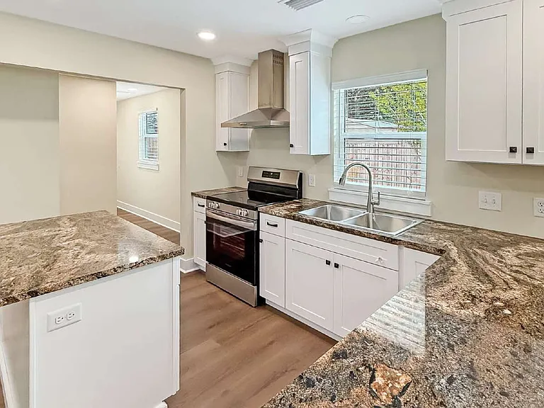 239 N K St — Photo 11