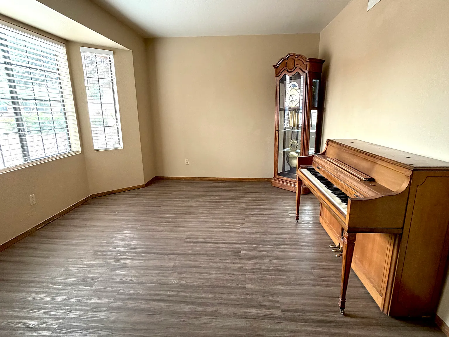 3 bed, 1785 sqft, $2,195 — Photo 2