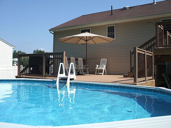 2 level deck to pool