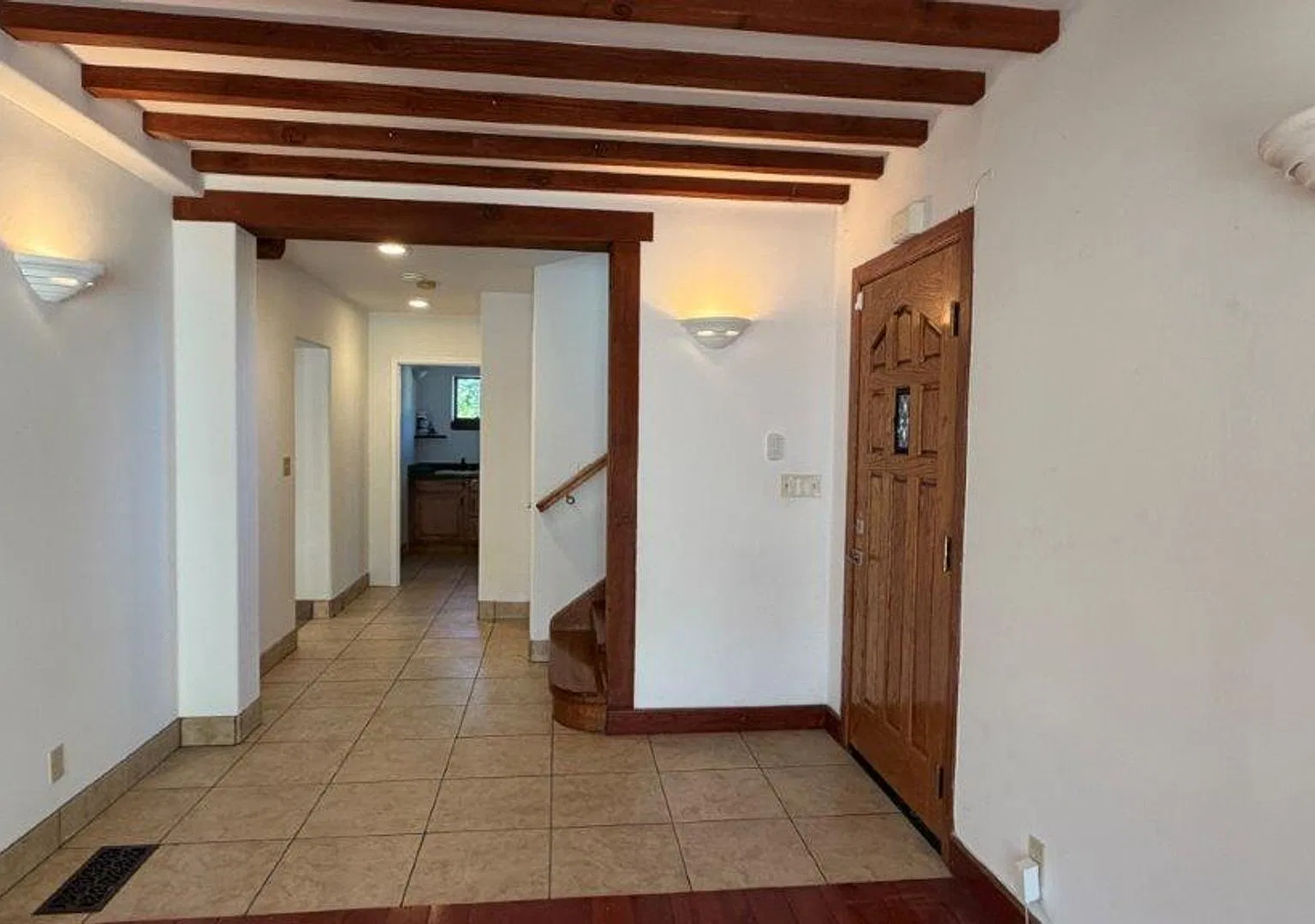 Beautiful 4-Bedroom, 3-Bath Martinez Home with Gorgeous Woodwork, Spacious Living Areas & Private... — Photo 3