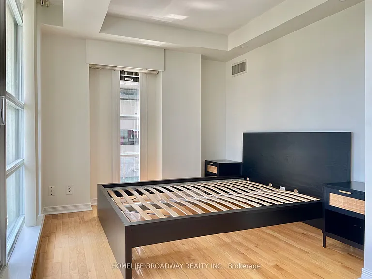 736 Spadina Ave #715 — Photo 4