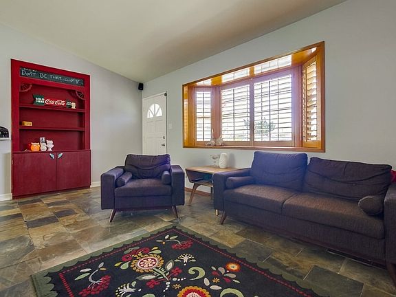 5th image of 621 Shuboro St