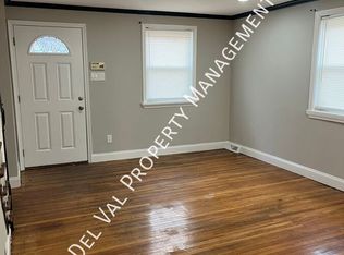 2013 Delmar Dr, Folcroft, PA 19032