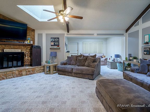 4th image of 1701 Doe Ln