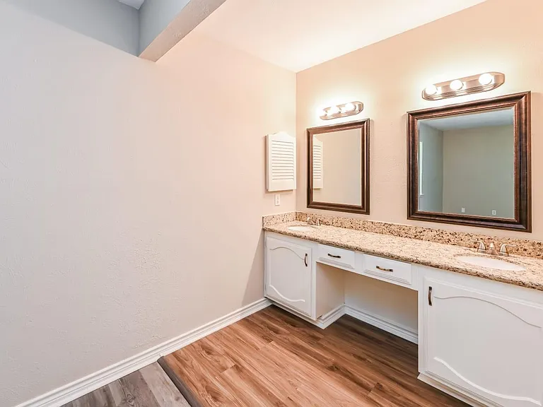22710 Melham Ln — Photo 13