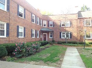 609 Glenmoor Rd APT 1A, East Lansing, MI 48823