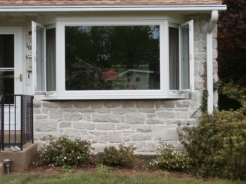 2nd image of 1039 Nash Ave