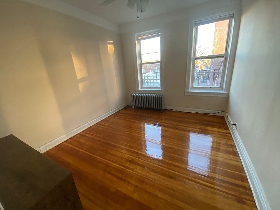 2nd image of 300 E 92nd St #1E