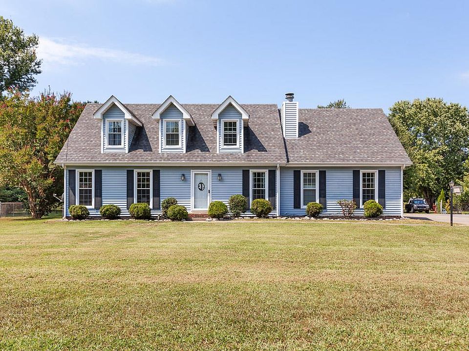 1st image of 421 McAmoore Dr