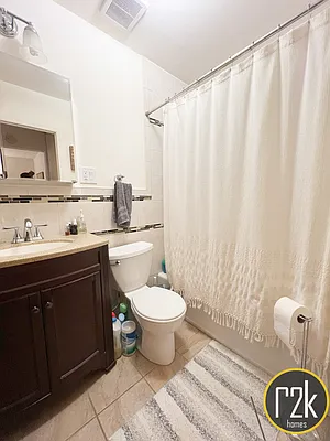 Rented by Realty 2000 Corp | media 18