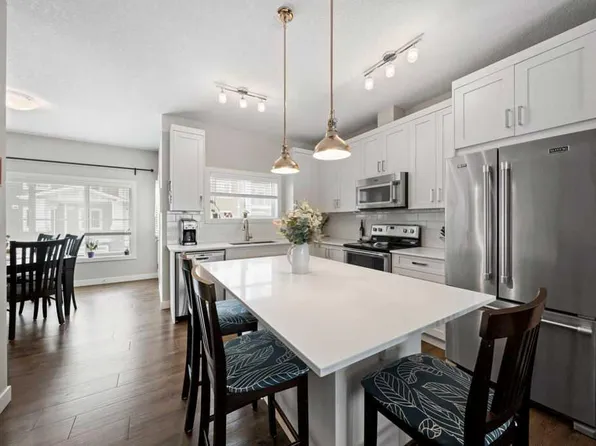 512 N Cranford Dr SE, Calgary, AB T3M 2P7