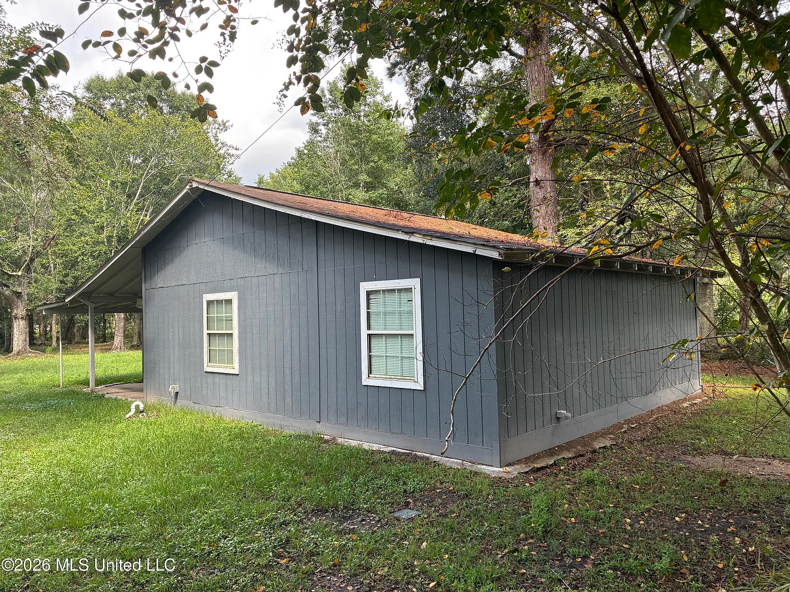 3 bed, 2.0 bath, 1200 sqft, $1,000 — Photo 2