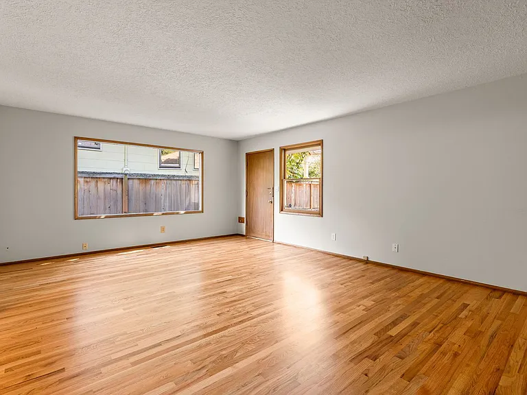 2746 SE 31st Ave — Photo 8