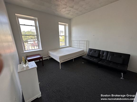 3rd image of 94 Hammond St APT 2