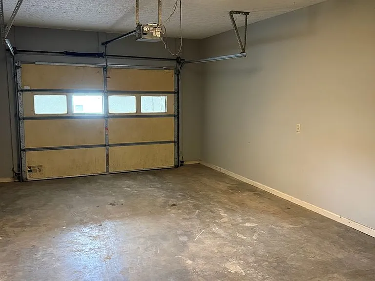 105 John Paul Ave — Photo 8