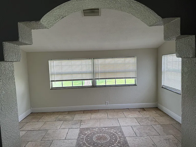 1751 NW 34th Ave — Photo 7