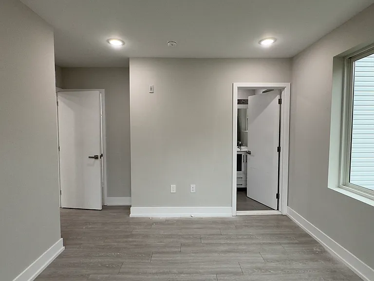 649-1 N 35th St #202A — Photo 25